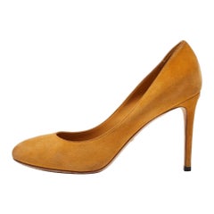 Gucci Mustard Yellow Suede Round Toe Pumps Size 39