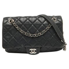 Chanel Bolso Solapa Soft Easy Mediano Piel Acolchada Negro