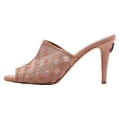 Chanel Mules CC de tela y malla rosa Talla 37.5