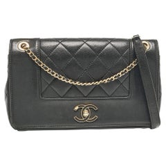 Chanel - Sac à rabat Mademoiselle Vintage en cuir matelassé noir