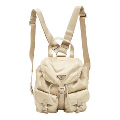 Prada Beigefarbener Rucksack aus Nylon und Leder mit Kordelzug