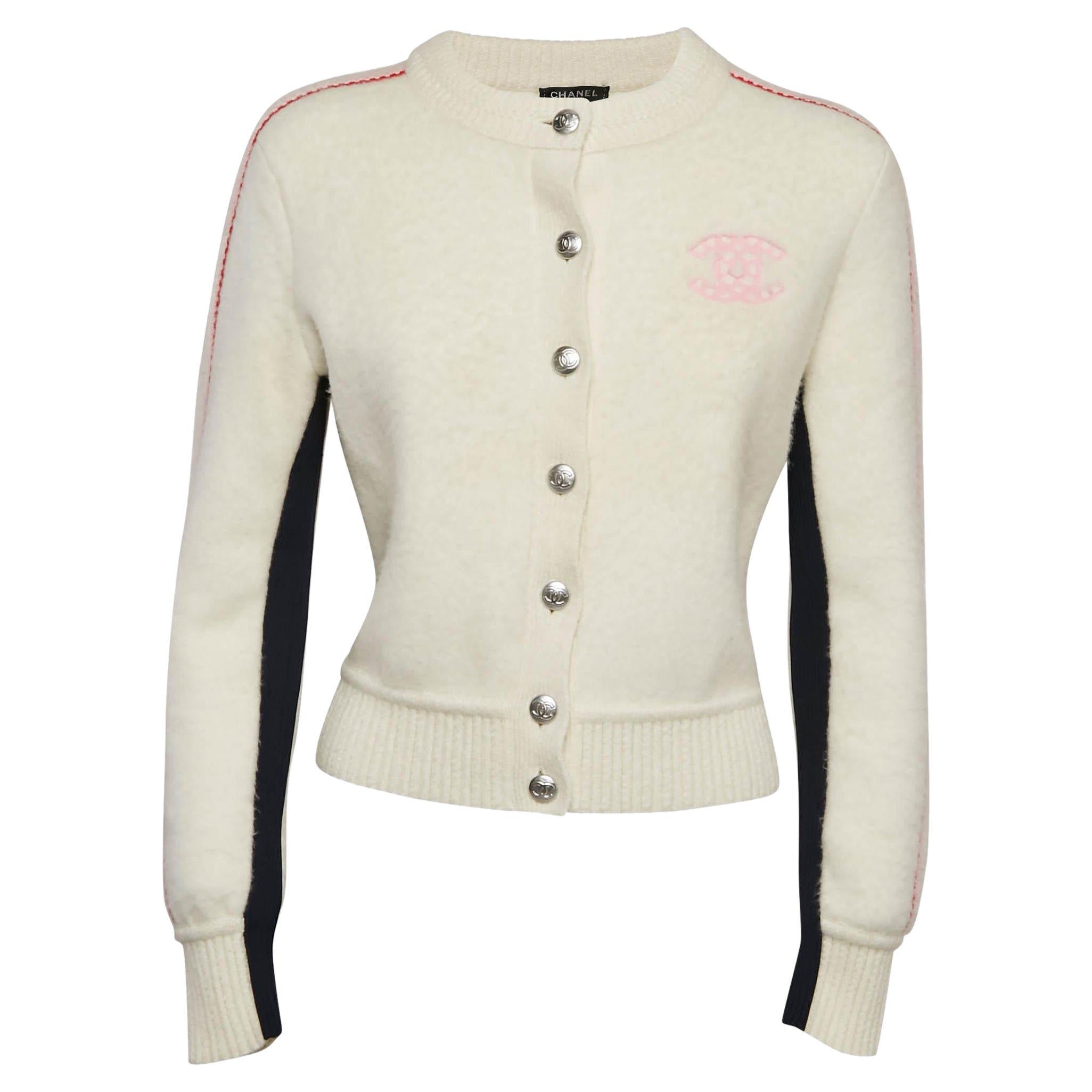 Chanel Cream Logo Embossed Cashmere and Rin Knit Buttoned Cardigan S For Sale