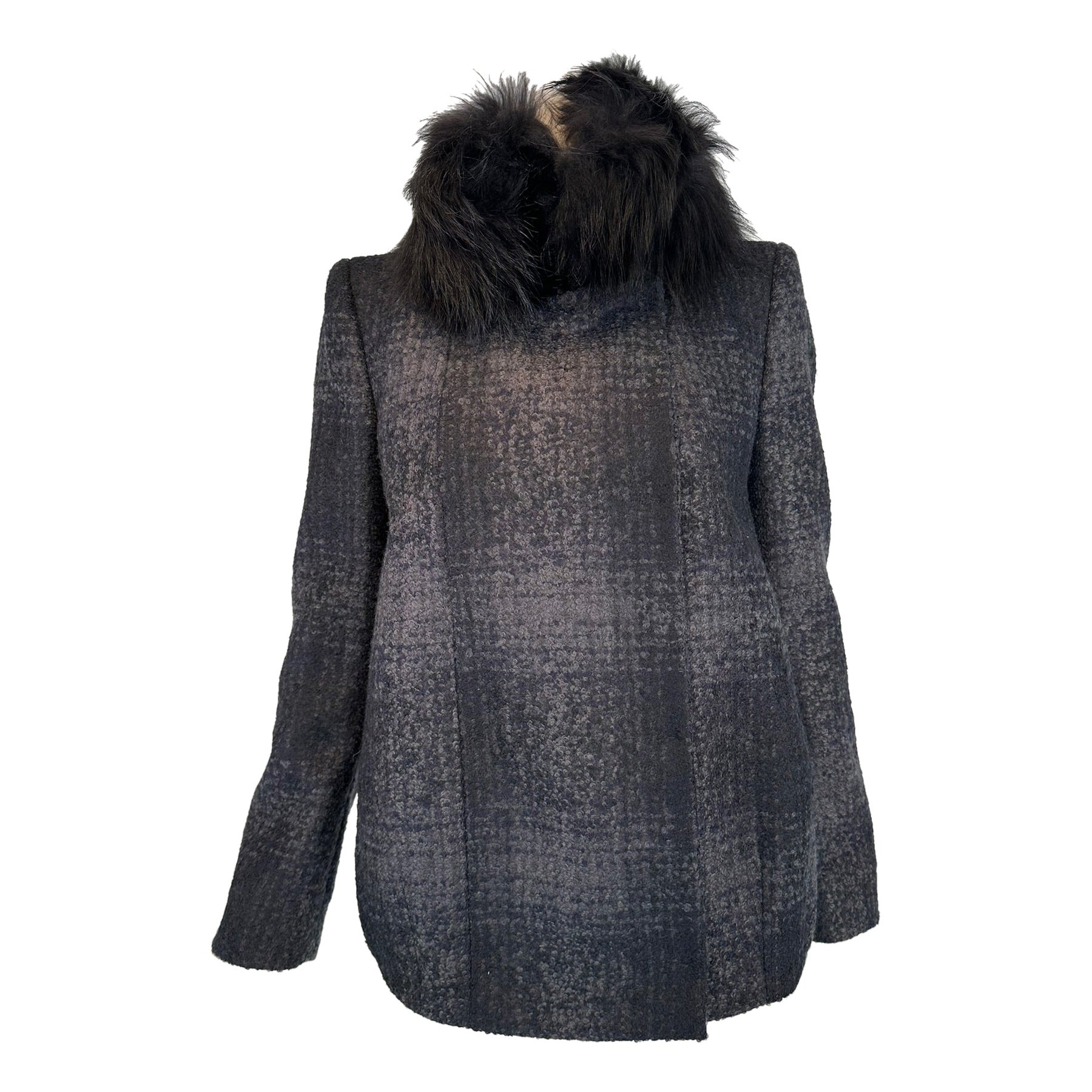 Prada Chaqueta de cuadros de lana gris y negra con cuello de piel negra en venta
