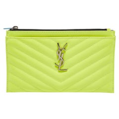 Estuche monograma en charol de matelassé amarillo neón Saint Laurent