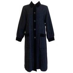 Yves Saint Laurent Variación Abrigo azul