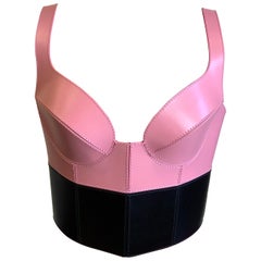 Alexander McQueen Resort 19  Top bustier de cuero