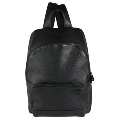 Schwarzer Monogrammierter Shadow Discovery Rucksack von Louis Vuitton