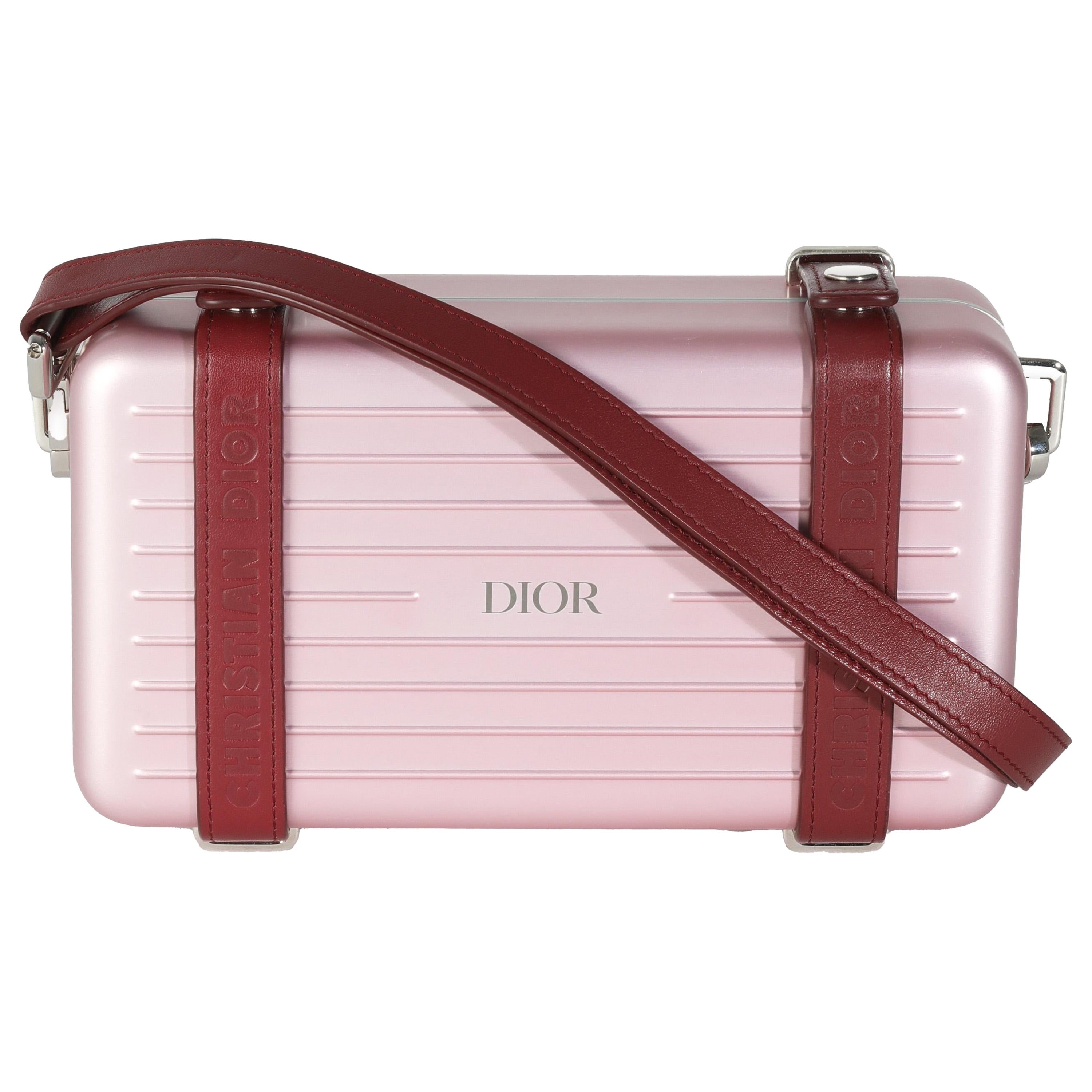 Does the Lady Dior bag have a strap?