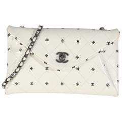 Chanel pochette enveloppe avec chaîne logo CC en cuir d'agneau blanc