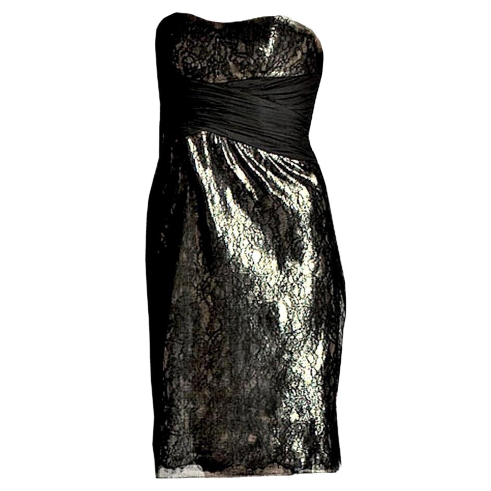 Abito Badgley Mischka
Taglia 2
Nuovo di zecca con etichette
Abito Lame' nero e oro
Senza spalline e con rinforzi sul corpetto per sostenerlo
Pizzo nero su Lame' oro
Completamente foderato
Chiusura con cerniera al centro della schiena
Guscio: 63%