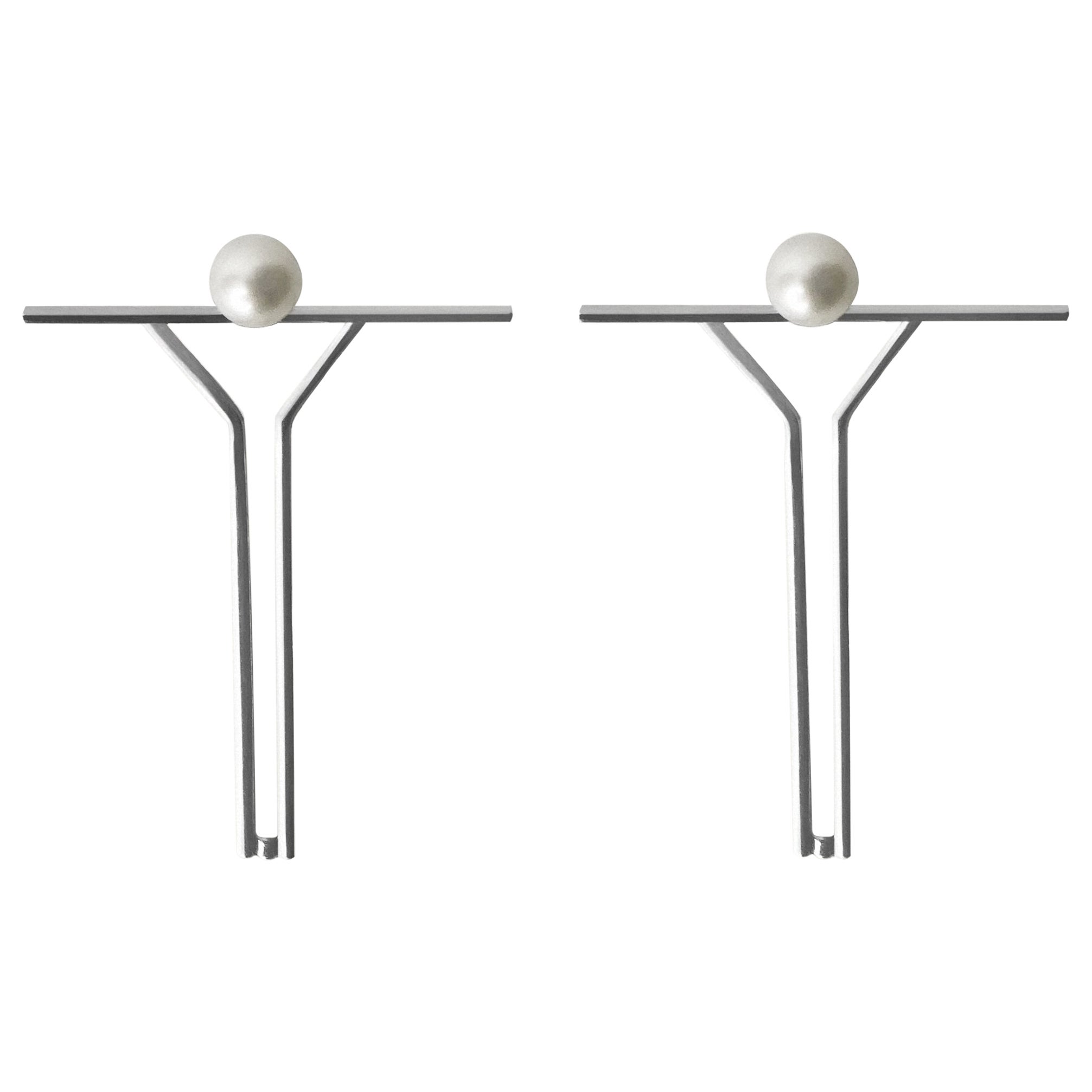 Contemporary lever-back Minimalistic Every Day Stud silver Earrings with pearls