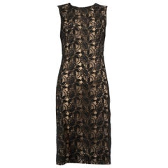 Alexander McQueen Vestido negro de encaje y cuello redondo Talla M