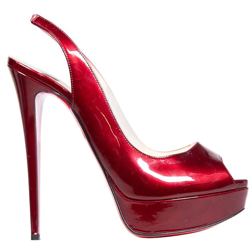 Christian Louboutin Tacones de charol rojo Talla IT 39