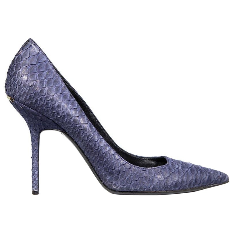 Bombas con punta de pitón azul Burberry Talla IT 40.5