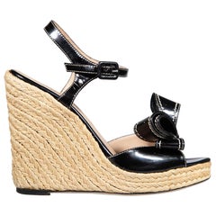 Valentino Garavani Schwarze Keilsandalen mit Schleife als Akzent Größe IT 39