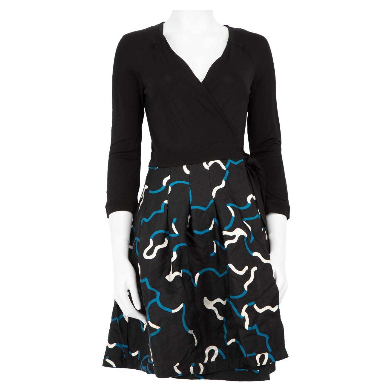 Diane Von Furstenberg Black Wool Abstract Wrap Dress Size M For Sale