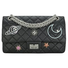 Chanel Space Charms 2.55 Reissue 225 Flap Bag Pelle di vitello invecchiata nera 2017