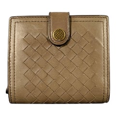 BOTTEGA VENETA Cartera pequeña con solapa en piel marrón tejida Intrecciato
