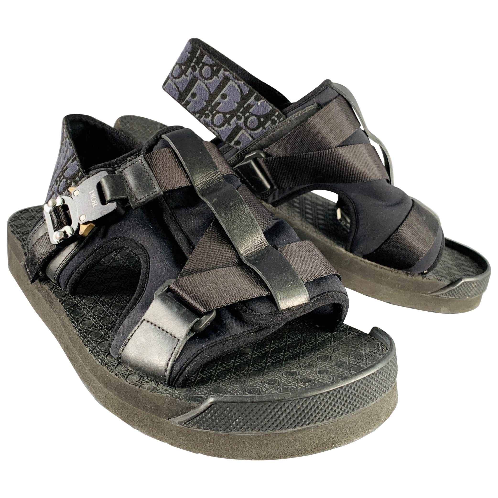 CHRISTIAN DIOR Größe 11 Schwarze Sandalen mit Monogramm und Nylonriemen im Angebot