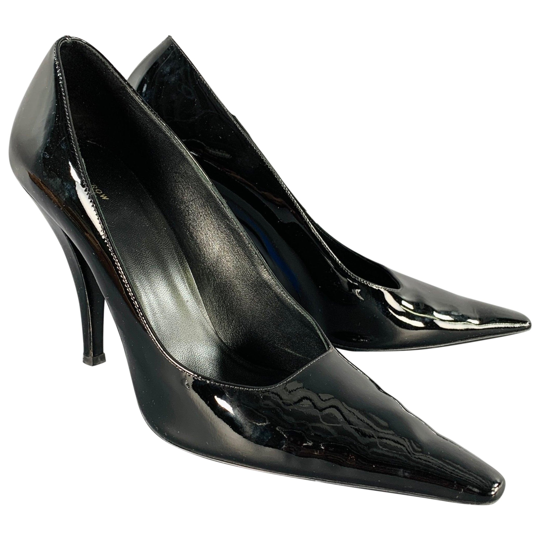 THE ROW Taille 7 Escarpins à bout pointu en cuir verni noir en vente