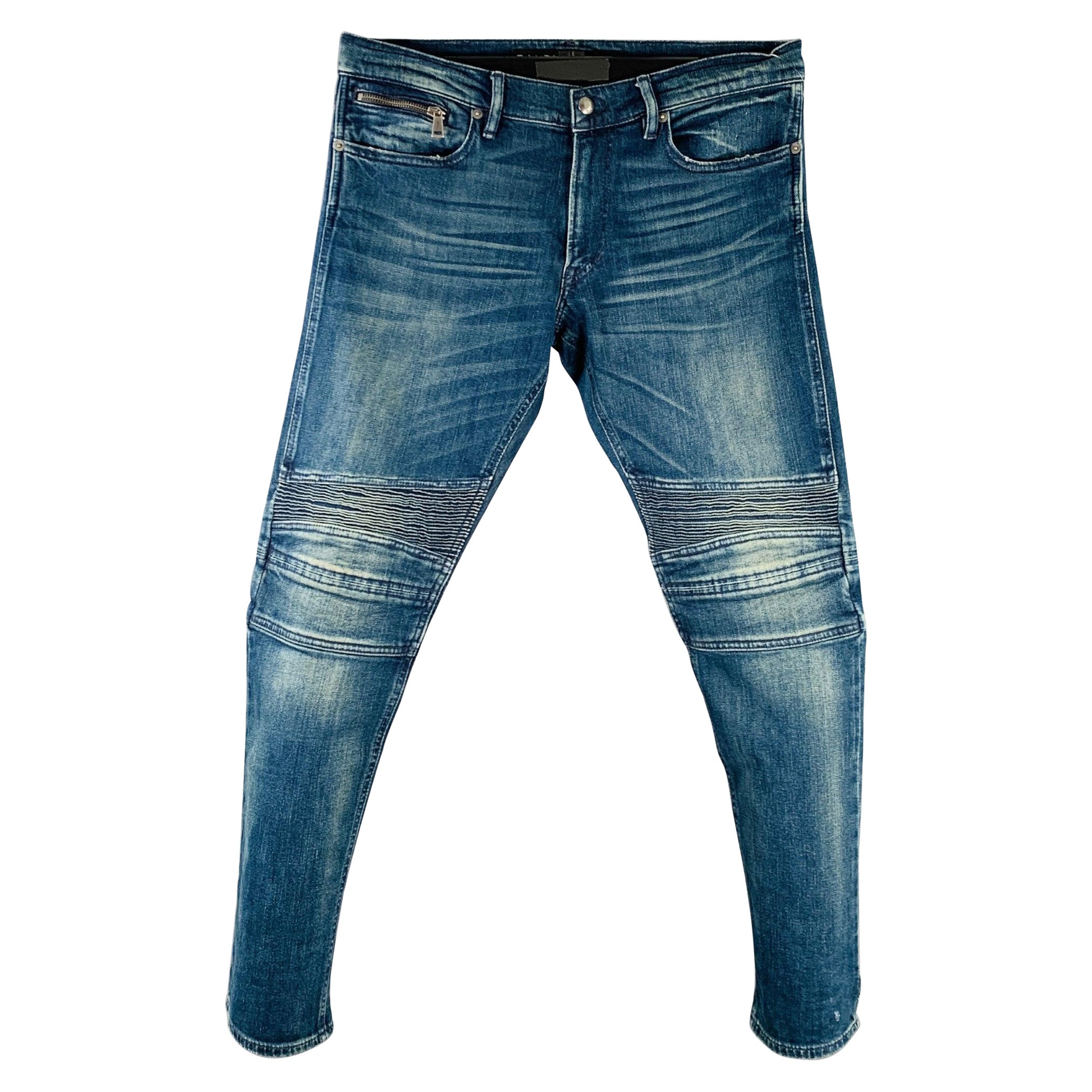 RALPH LAUREN Size 32 Blue Denim Tapered Pleated Jeans For Sale