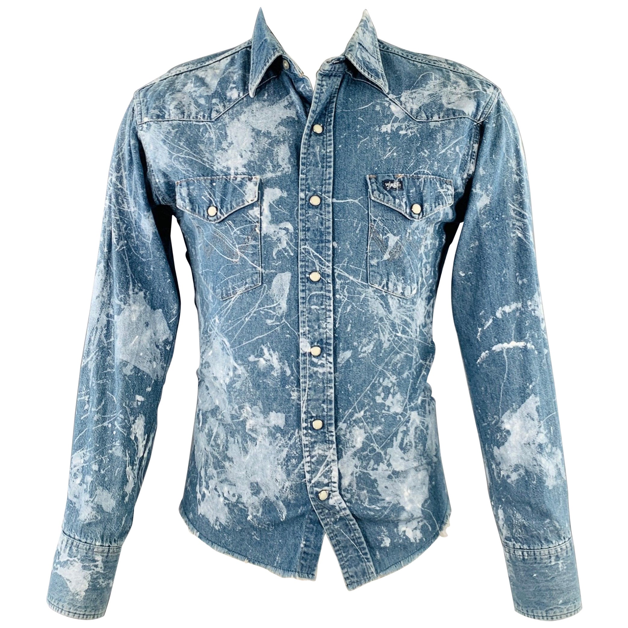 WRANGLER Size XS Blue White Denim Paint Splatter Western Raw Edge Snaps Long Sleeve Shirt For Sale