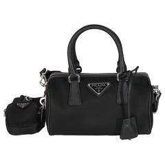 Bolso Crossbody de Asa Superior Prada Re-Nylon Negro Re-Edición 2005