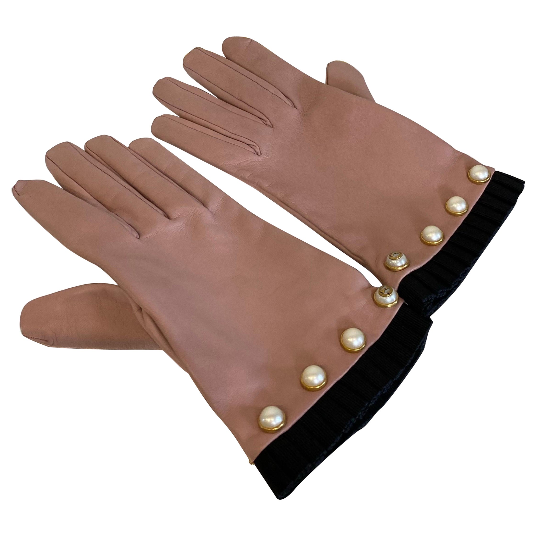 Gucci pink Leather Gloves