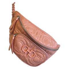 Riñonera rosa Salvatore Ferragamo