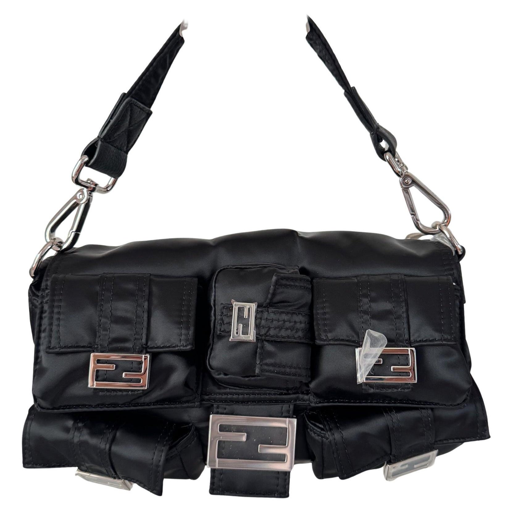 Fendi Baguette Cargo Multipocket 3-Wege-Tasche aus schwarzem Nylon im Angebot