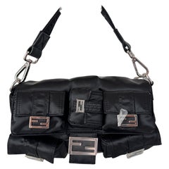 Fendi Baguette Cargo Borsa multitasche in nylon nero a 3 vie