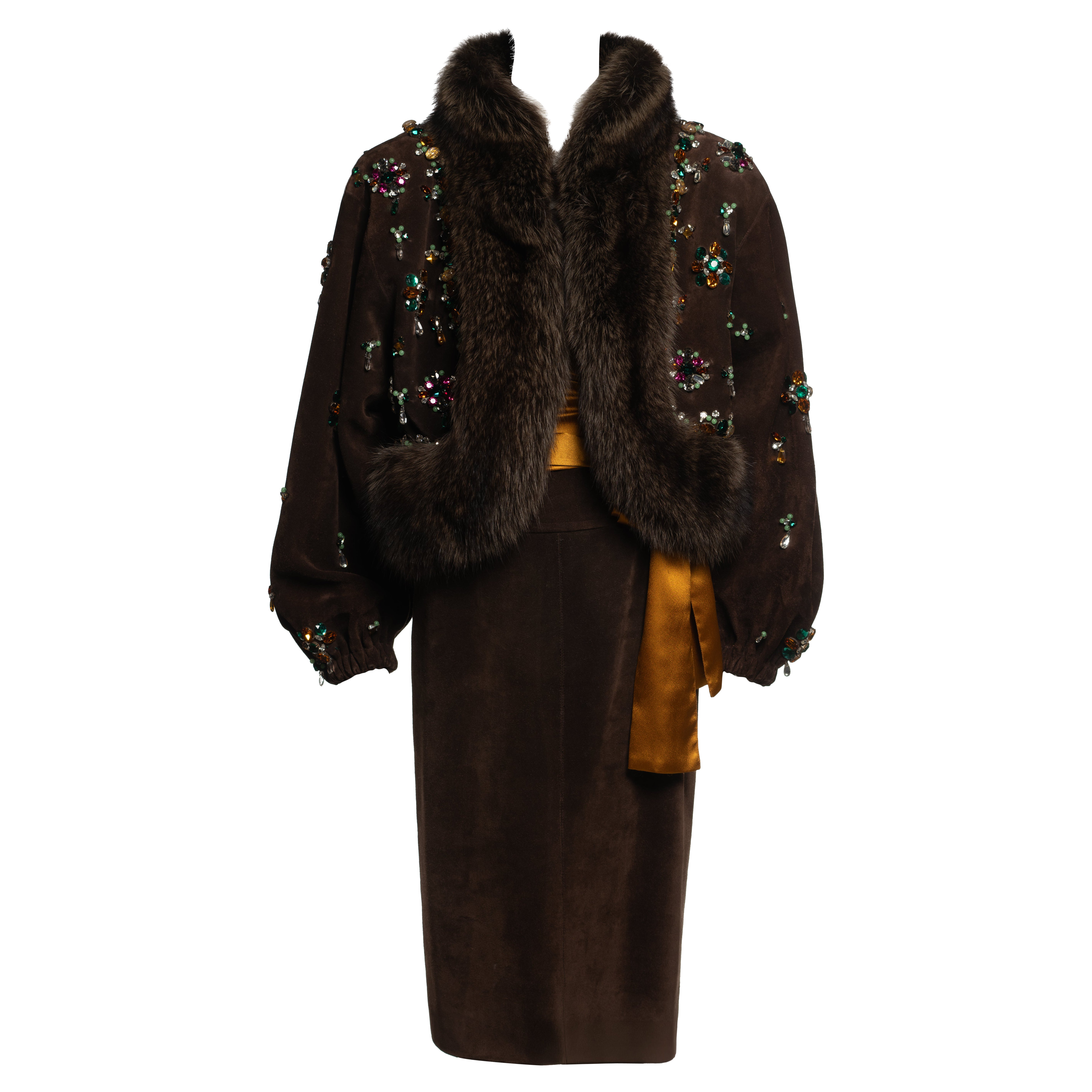 Yves Saint Laurent Haute Couture Ensemble aus Wildleder mit Verzierungen, H/Winter 1984 im Angebot