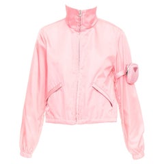 PRADA 2020 Re-Nylon, borsa a vento a triangolo in nylon rosa con logo IT38 XS