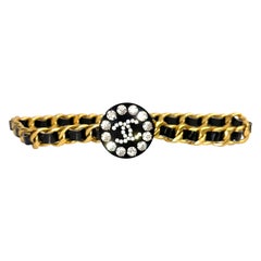 Cintura Chanel CC con catena dorata e strass