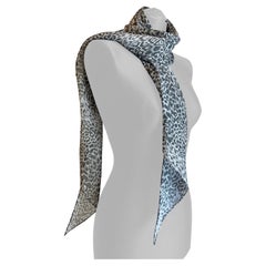 Foulard en soie léopard Saint Laurent