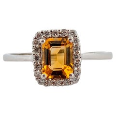 Zephyra  Anello aureola con citrino e diamante in oro bianco 10k con citrino ovale da 0,85 carati