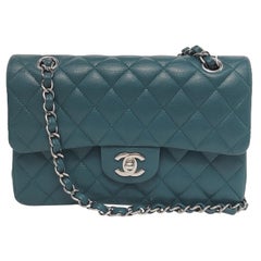 Chanel Classic Flap Small in pelle di caviale verde acqua con finiture in argento, 2019
