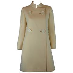 1960's Structured Wool Ladies Proper Coat with Oversize Buttons 9