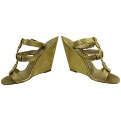 Yves Saint Laurent Totem Golden sandals. Size 5.5