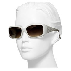 New Fendi White Sunglasses with Case