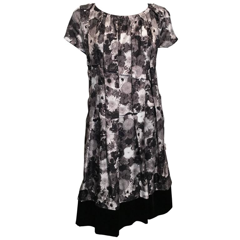 Louis Vuitton Grey Floral Dress (40) For Sale at 1stdibs