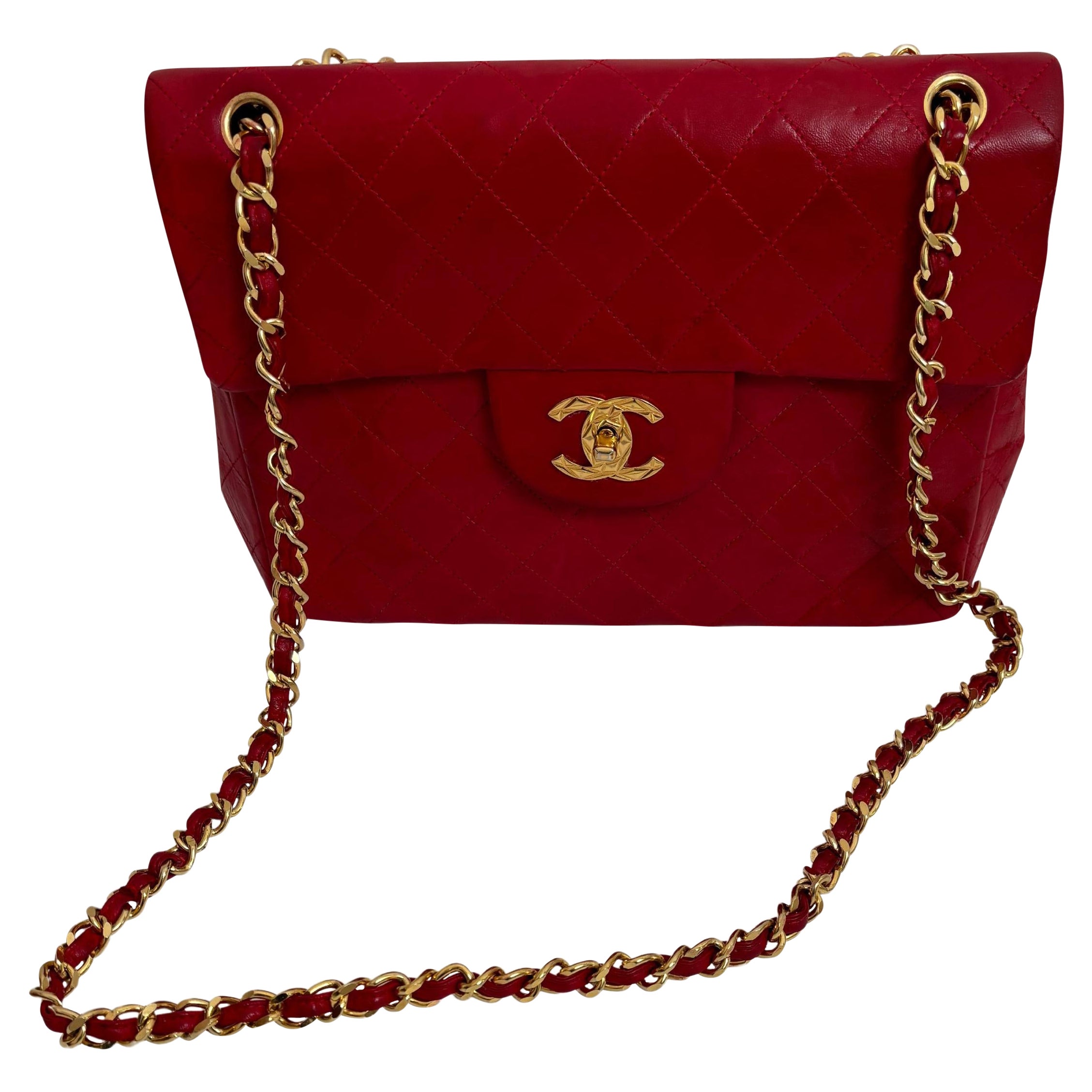 Chanel grand sac bigarré en cuir d'agneau rouge matelassé en bon état vintage