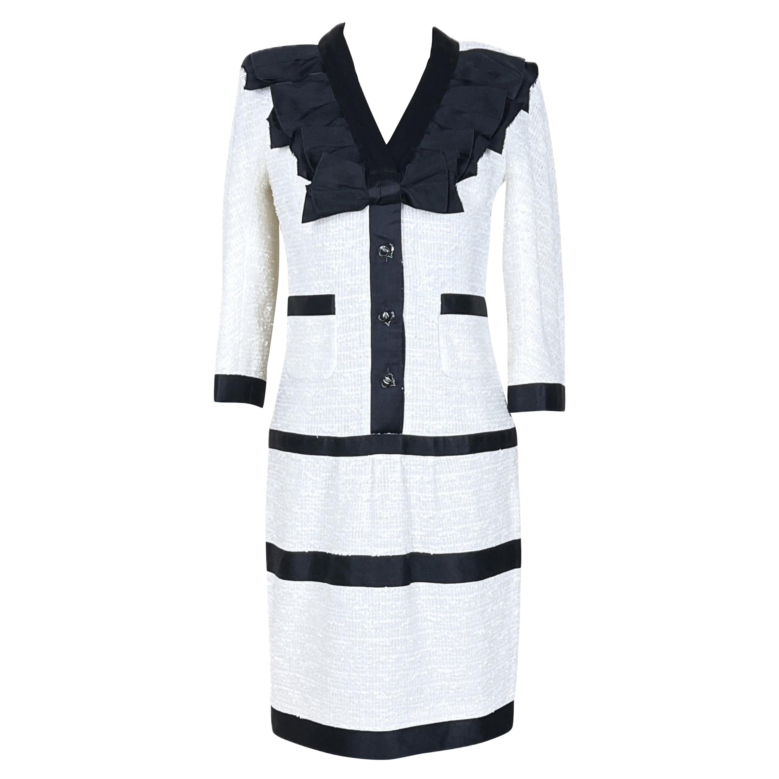 Chanel Iconic Supermodel Claudia Schiffer Style Tweed Dress 34 FR For Sale