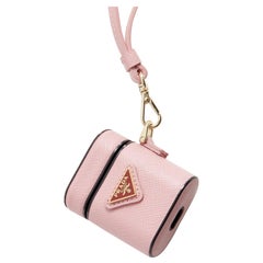 PRADA Symbole Triangle logo saffiano sac AirPods lanyard rose rouge