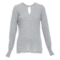 CHANEL 100% Kaschmir Grau Kamelie CC Pullover mit Knopfleiste und Schlüsselloch FR44 XXL