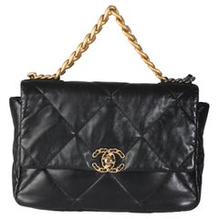 Chanel Negro Piel de cordero brillante Bolso grande con solapa Chanel 19