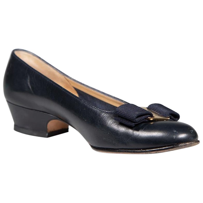 Salvatore Ferragamo - Pumps in pelle con dettaglio a fiocco - misura 5,5 US