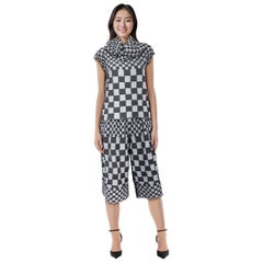 Issey Miyake Kariertes Set in Schwarz & Grau, Größe M