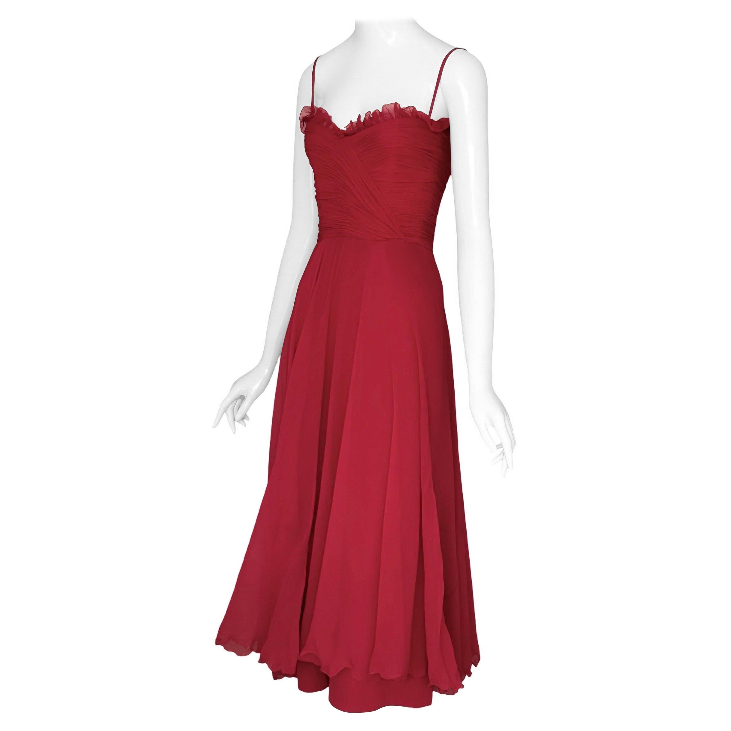 Spektakuläres Vintage 1973 Loris Azzaro Paris Couture Dokumentiertes Abendkleid

Dieses Abendkleid von Loris Azzaro aus dem Jahr 1973 ist ein exquisites Stück Modegeschichte und ein wahrer Schatz für Sammler. Ein ähnlicher Stil wurde von Marisa