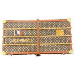 Louis Vuitton Trunk Paperweight
